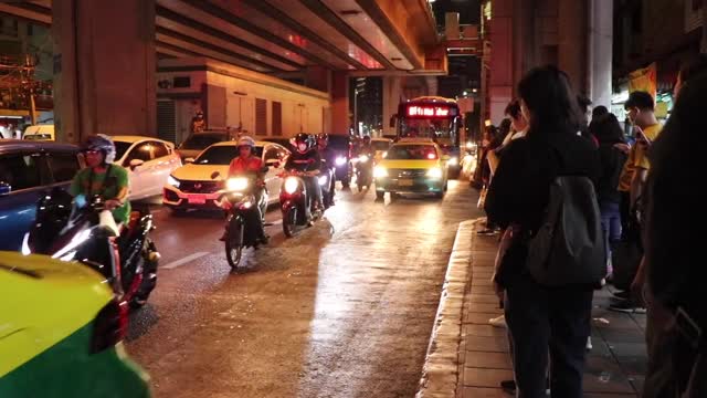  cars traffic  thailand  road  bangkok  night  evening